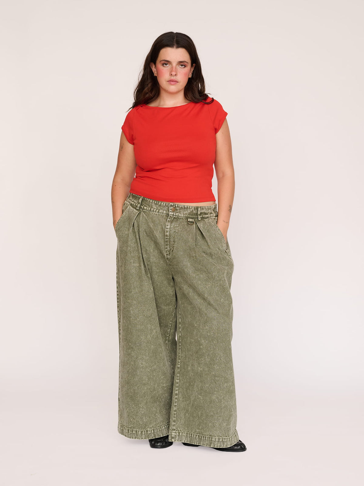 collection-curve, model:Bella wears size XXL and is 5’10”