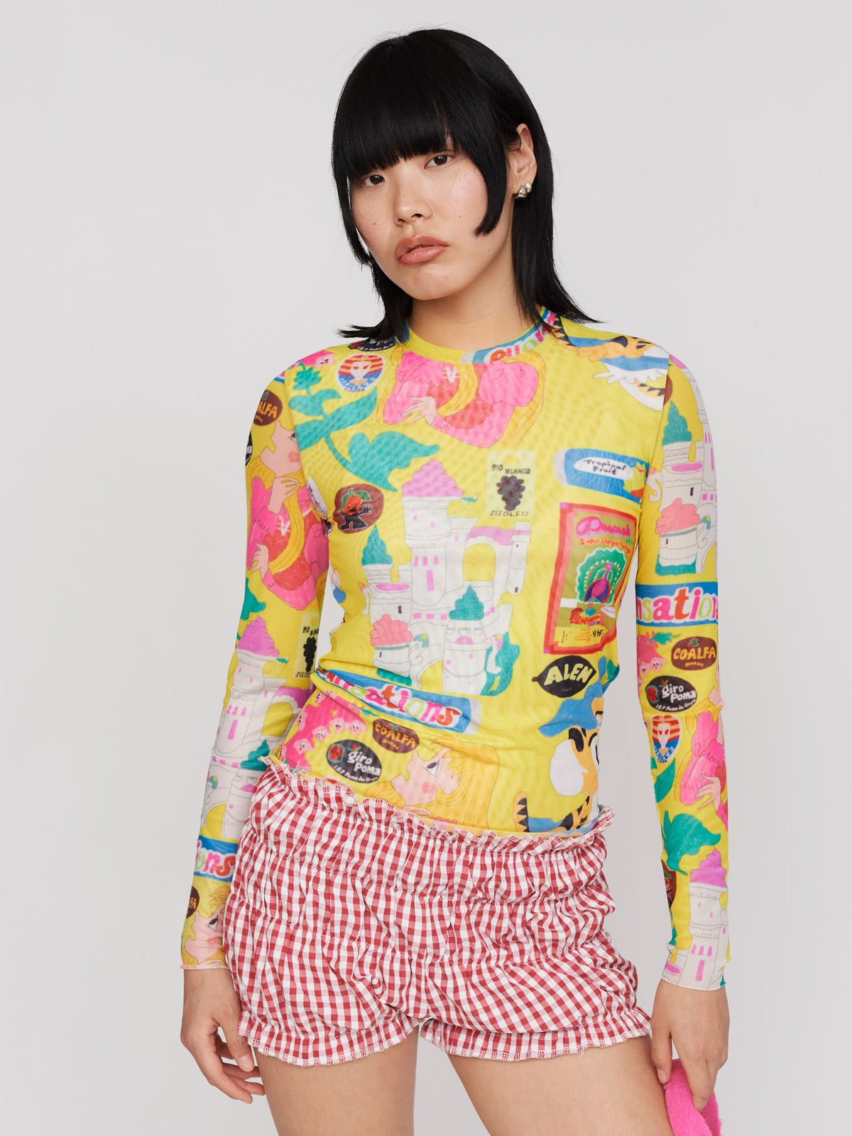 model:Naran wears size S and is 5’9”