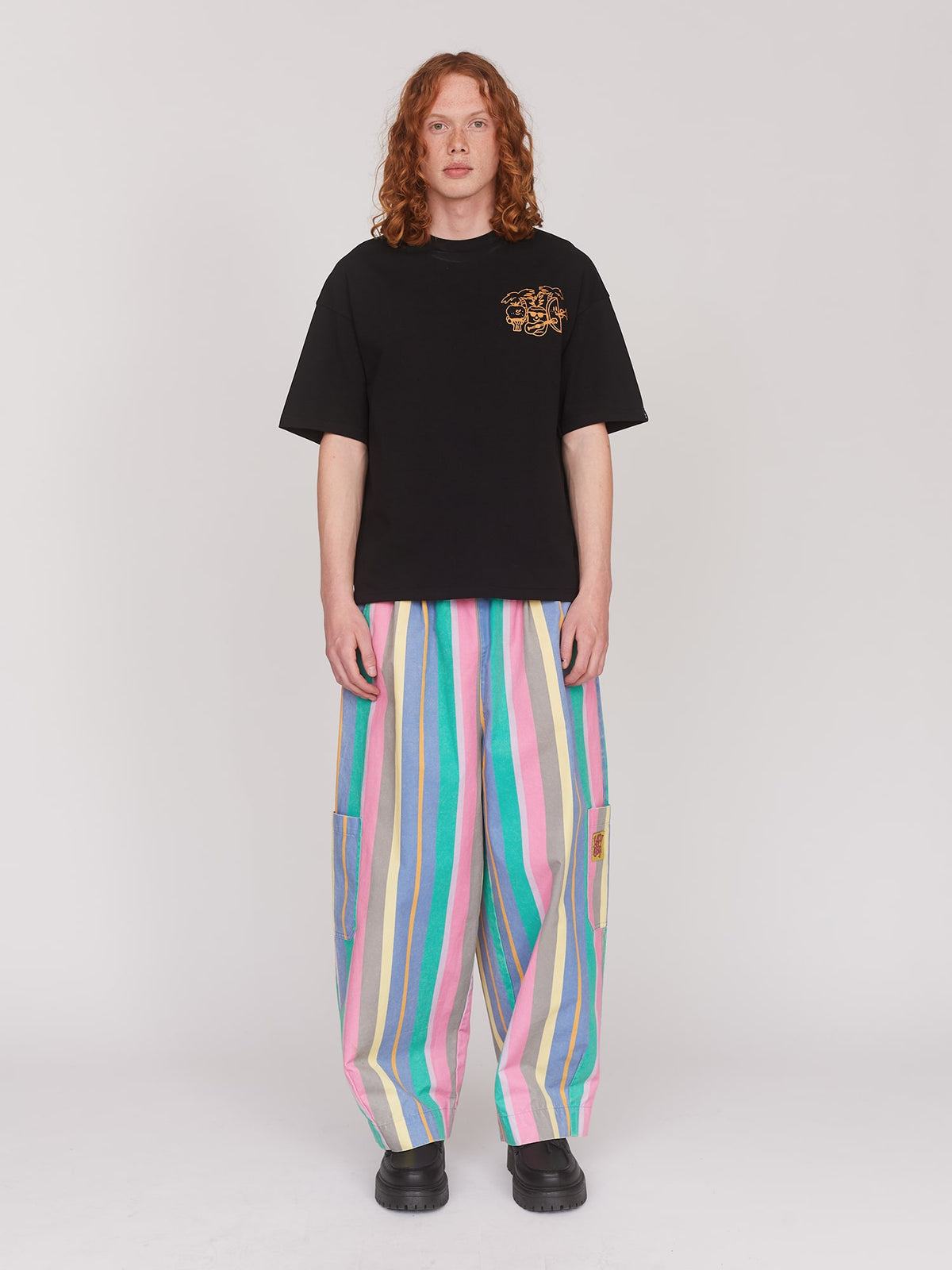 model:Archie wears size S and is 6’1”, 