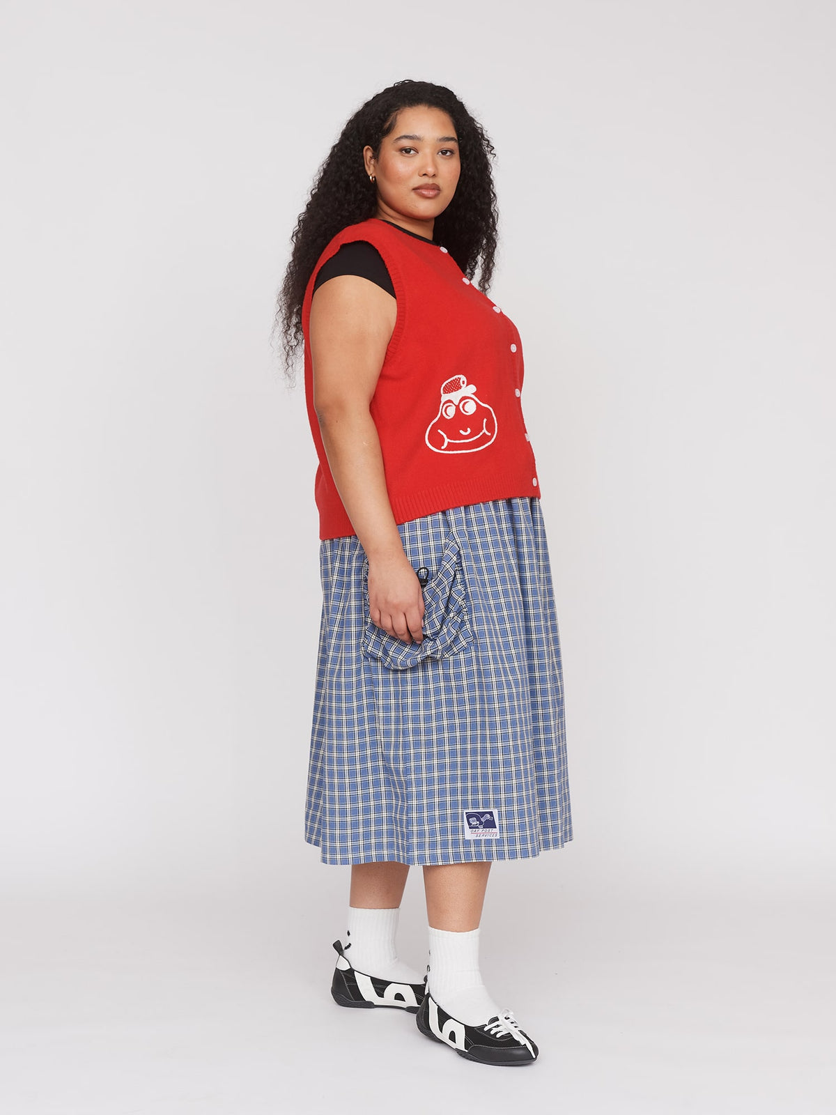 model:Zaynab wears size XXL and is 5’8”
