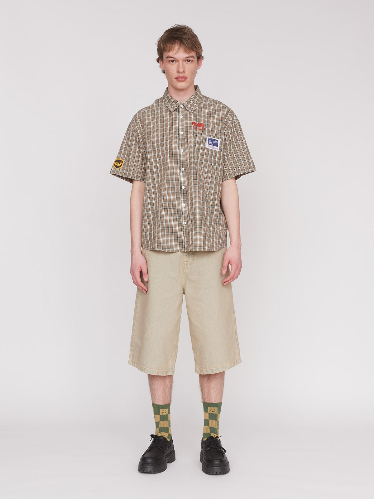 model:Harry wears size XXL and is 6’2”

