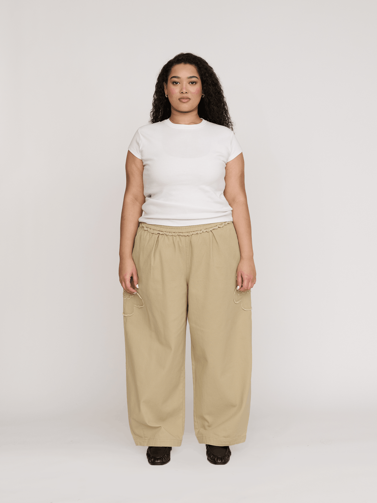 model:Zaynab wears size XXL and is 5’8”