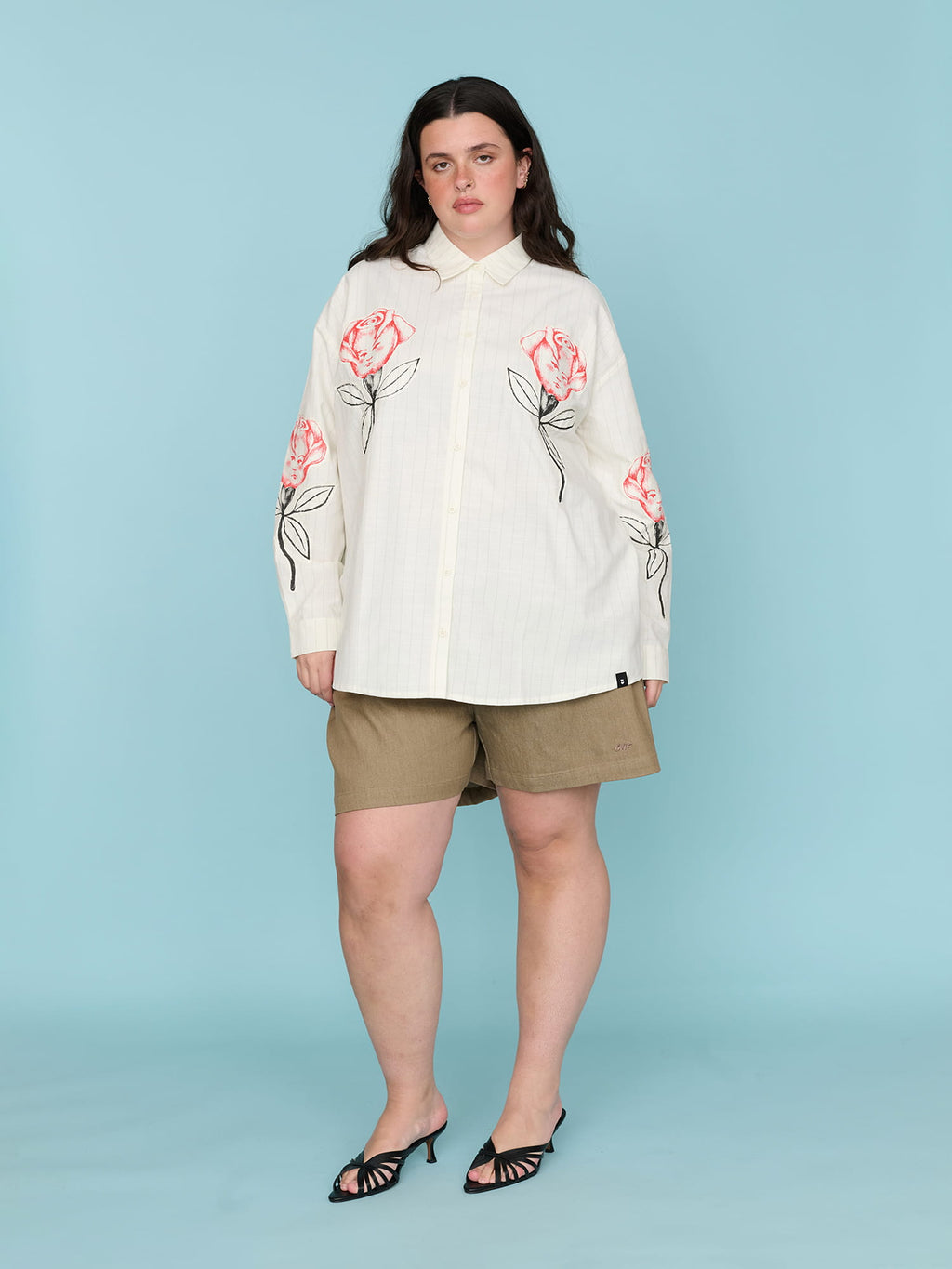 collection-occasionwear, model:Bella wears size XXL and is 5’10”, 