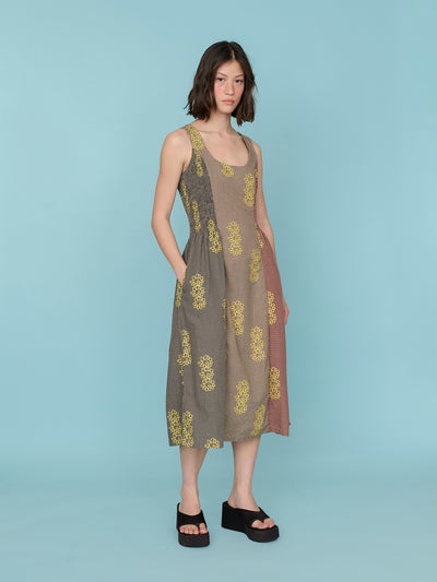 collection-womens-dresses, model:Jess wears size S and is 5’ 7”