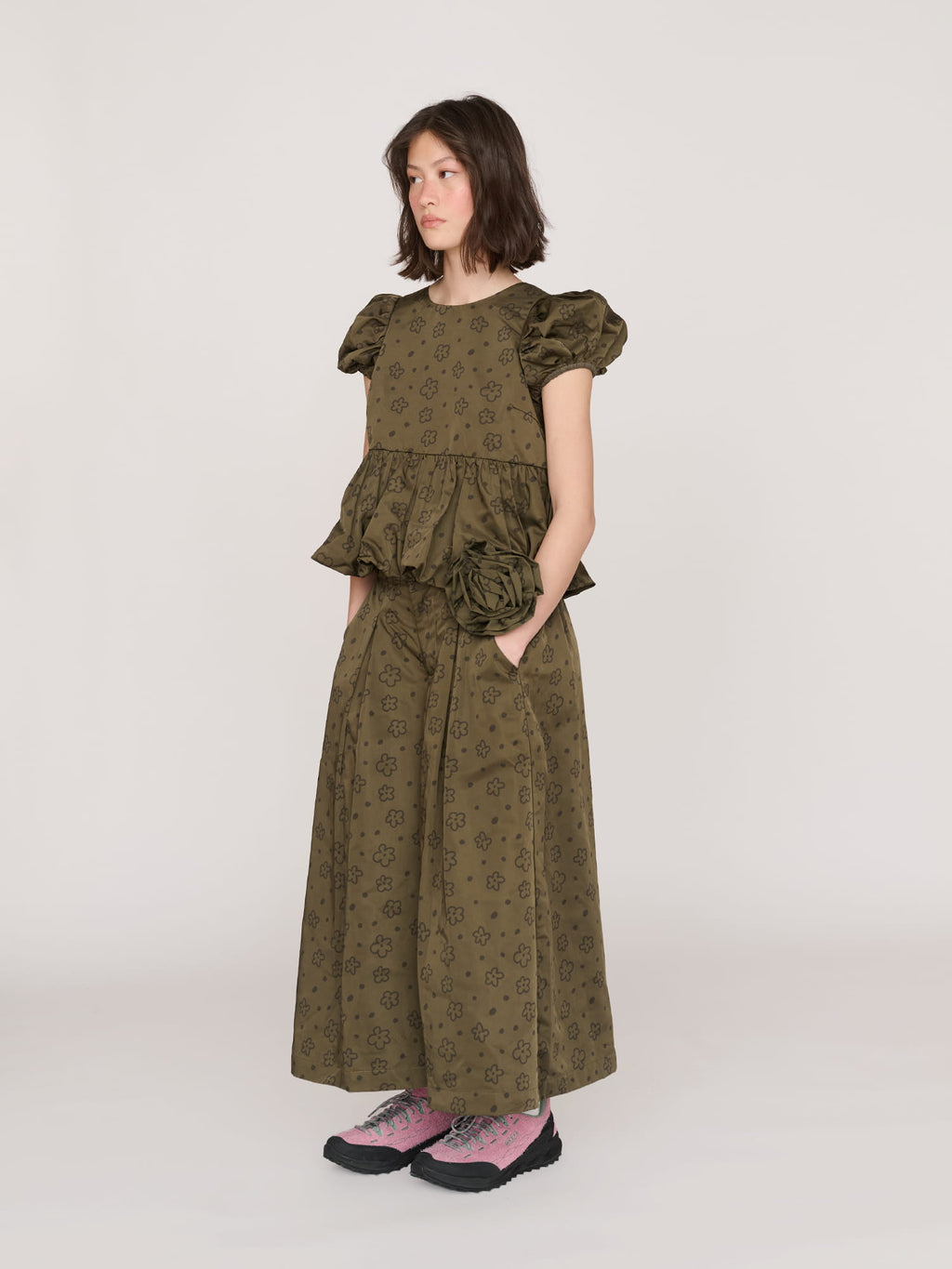 model:Jess wears size S and is 5’7”