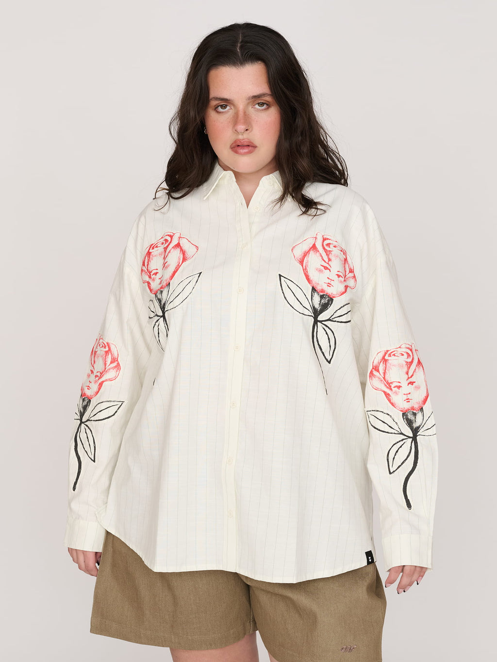 model:Bella wears size XXL and is 5’10”