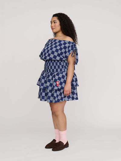 model:Zaynab wears size 18 and is 5’8”