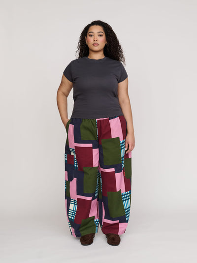 collection-curve, model:Zaynab wears size XXL and is 5’8”, collection-all-trousers, 