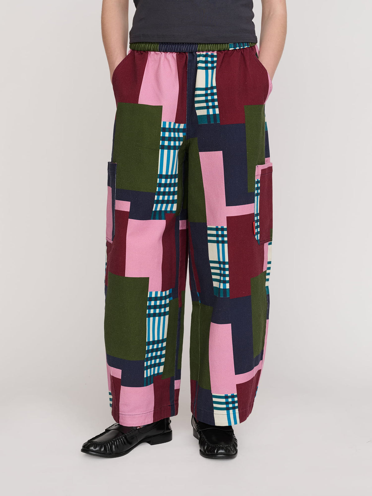 Collection-women-landing, collection-women-new-in-1, collection-womens-trousers, model:Emmie wears size S and is 5’6”, collection-sale, 