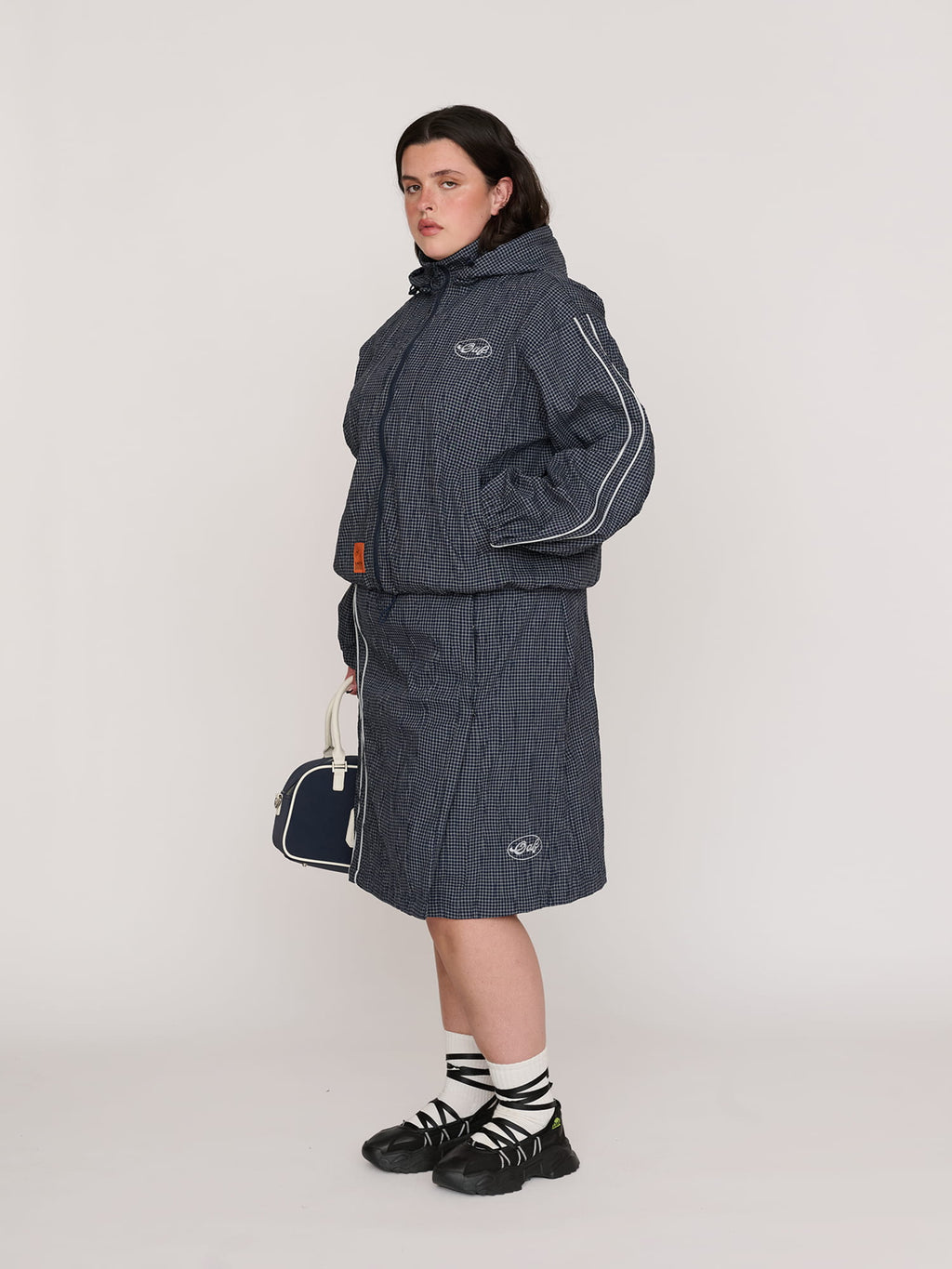 model:Bella wears size XXL and is 5’10”