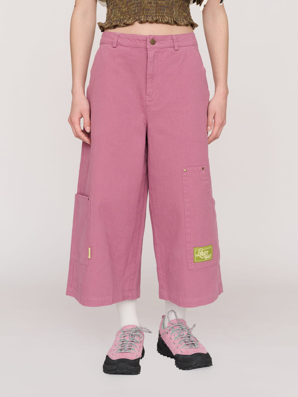 Collection-women-landing, collection-women-new-in-1, collection-womens-trousers, model:Jess wears size 26 and is 5’7”