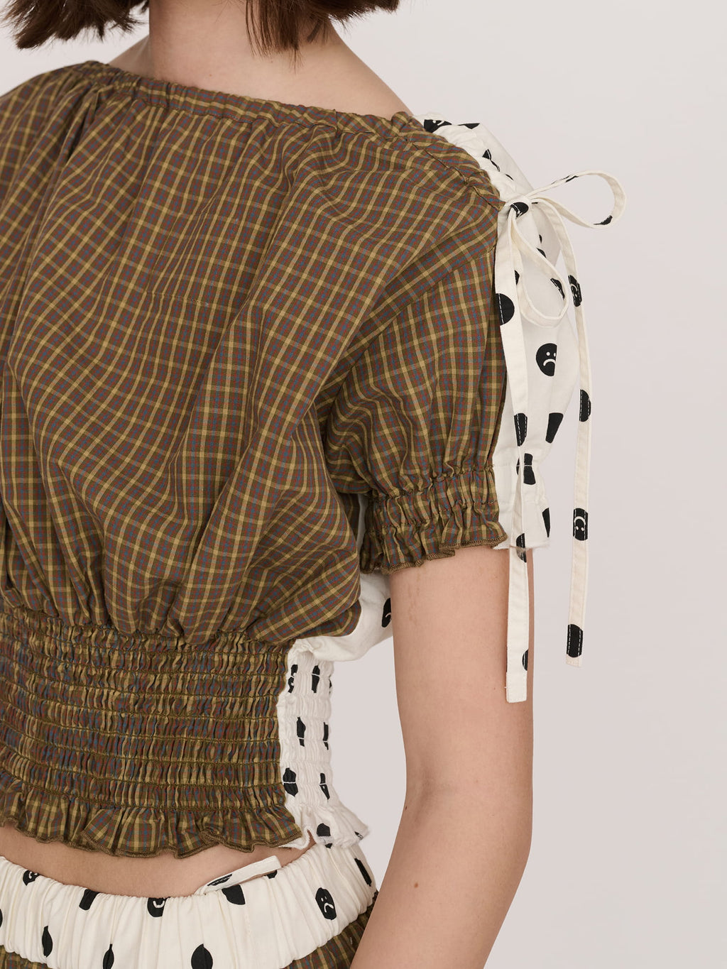 model:Jess wears size S and is 5’7”