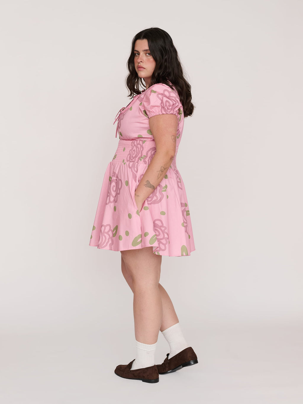 model:Bella wears size 18 and is 5’10”
