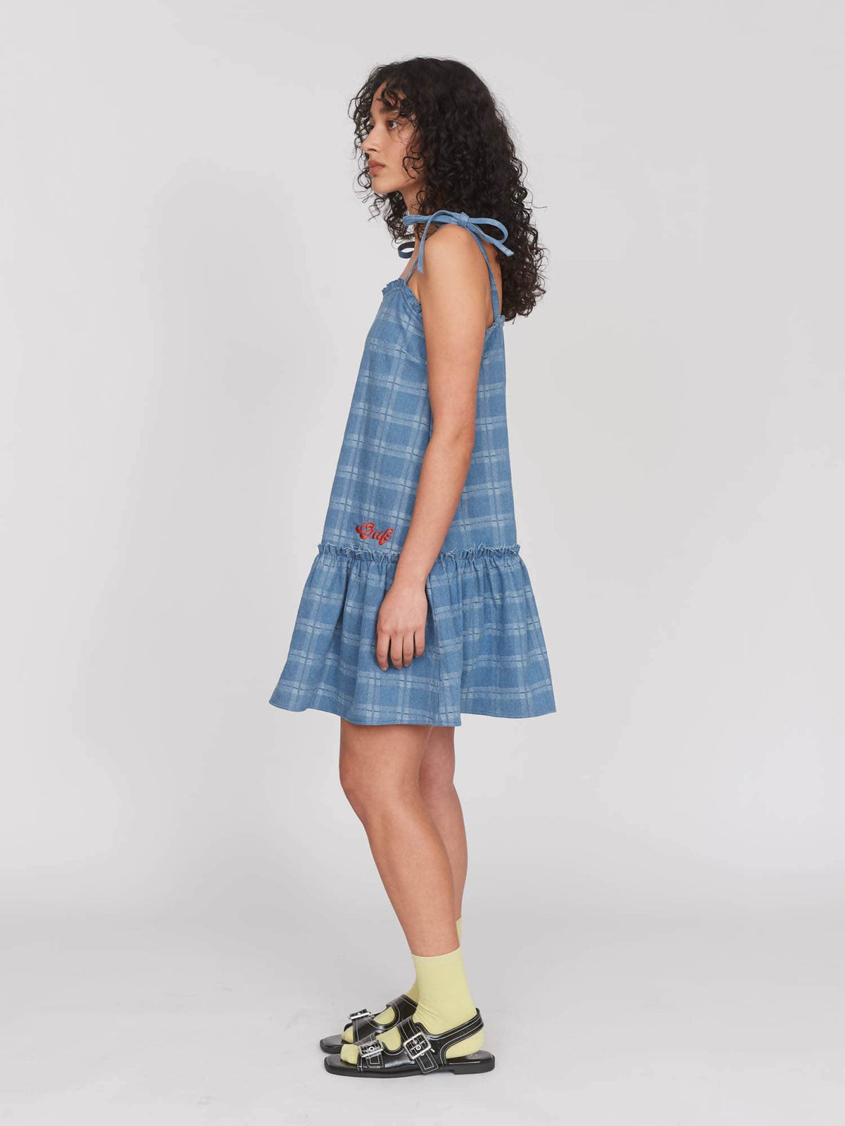 model:Seren wears size S and is 5’8”