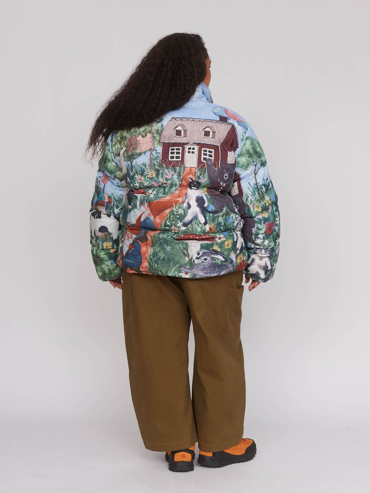 model:Zaynab wears size XXL and is 5’8”