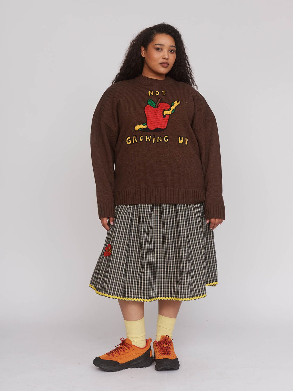 model:Zaynab wears size XXL and is 5’8”