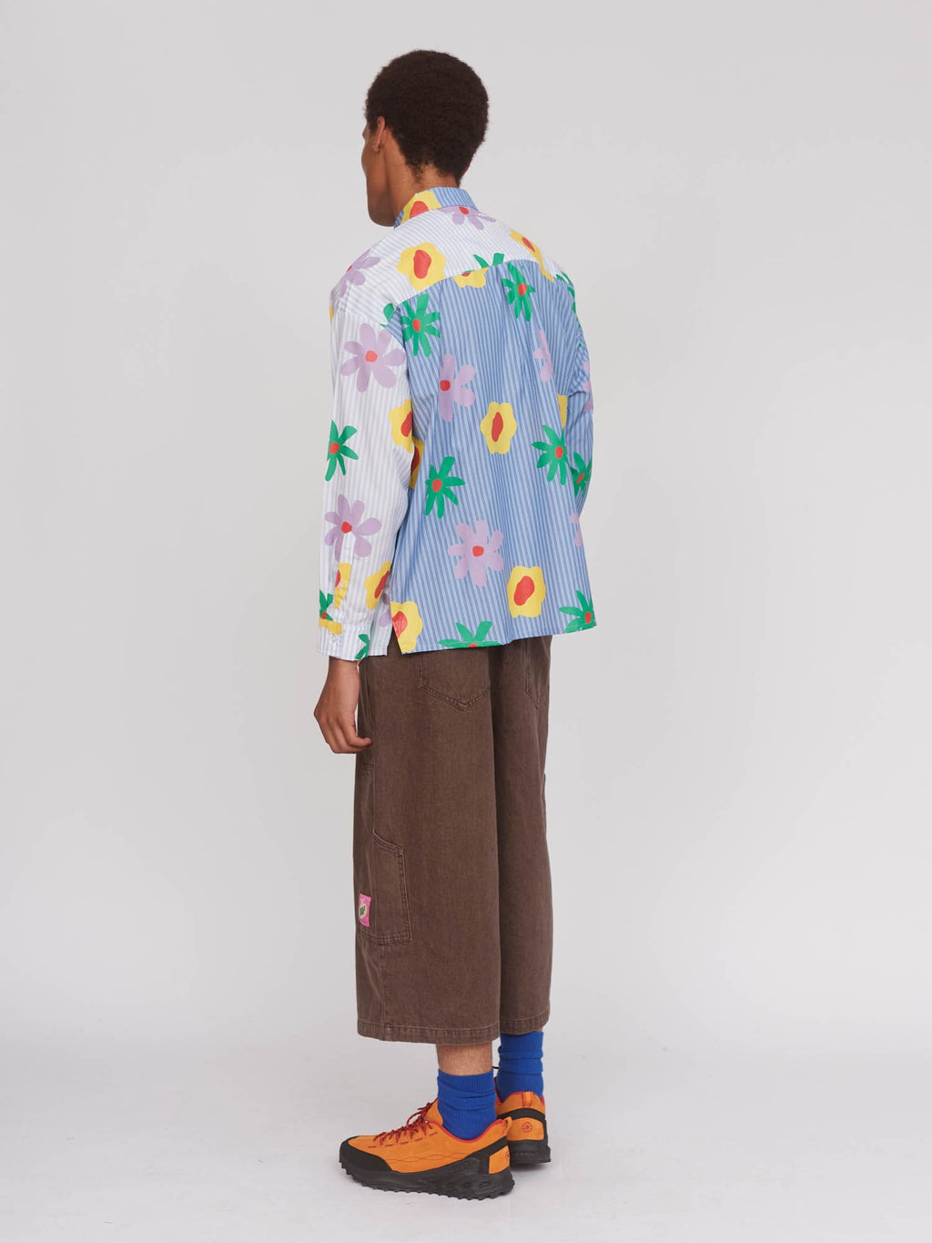 model:Fiki wears size L and is 6’3”