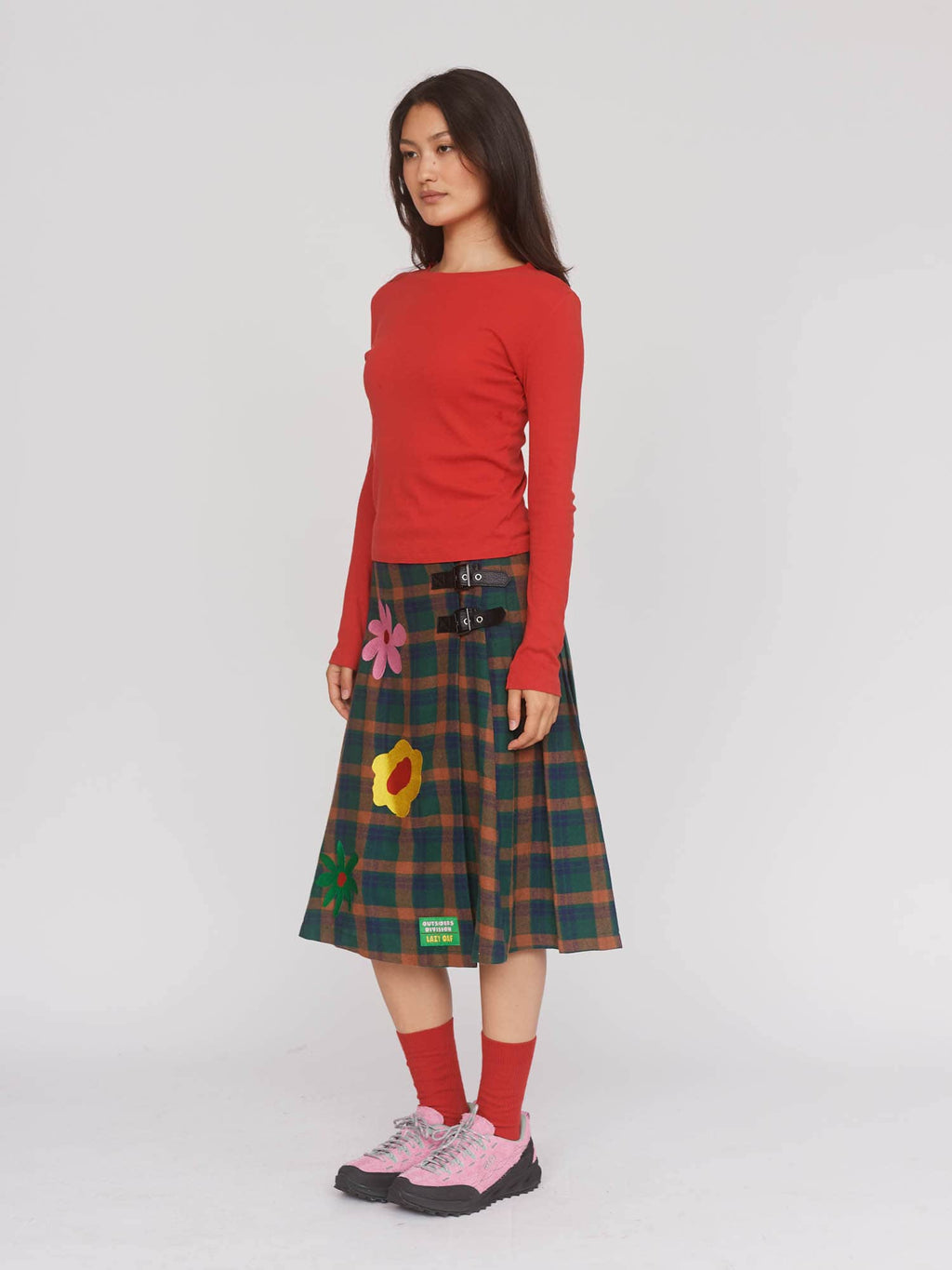 model:Aira wears size 8 and is 5’9”