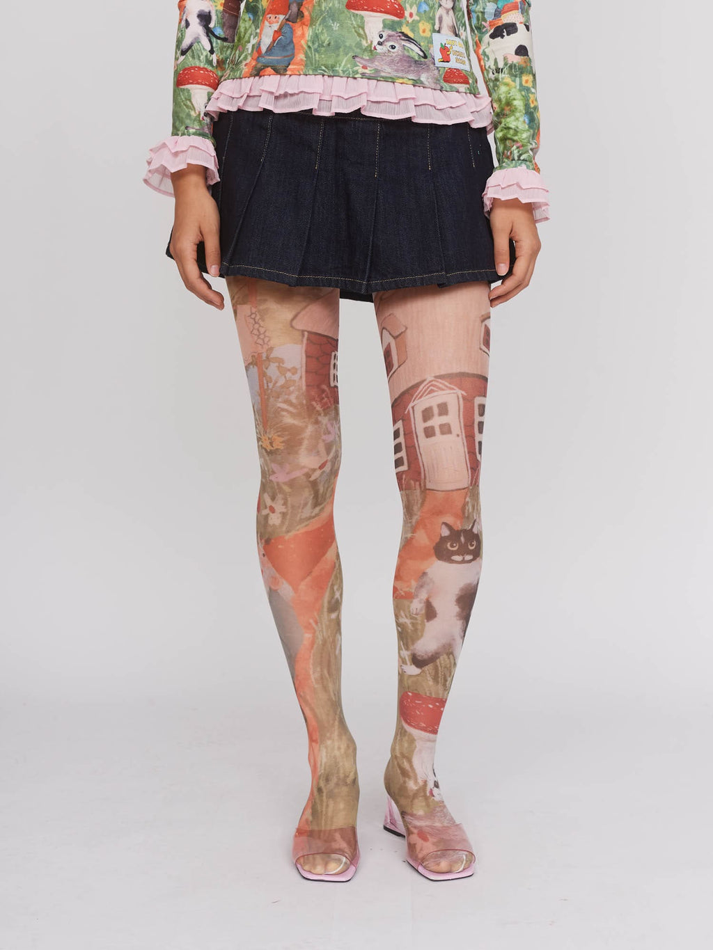 Collection-women-landing, collection-women-new-in-1, collection-womens-socks, model:Aira wears size S/M and is 5’9”
