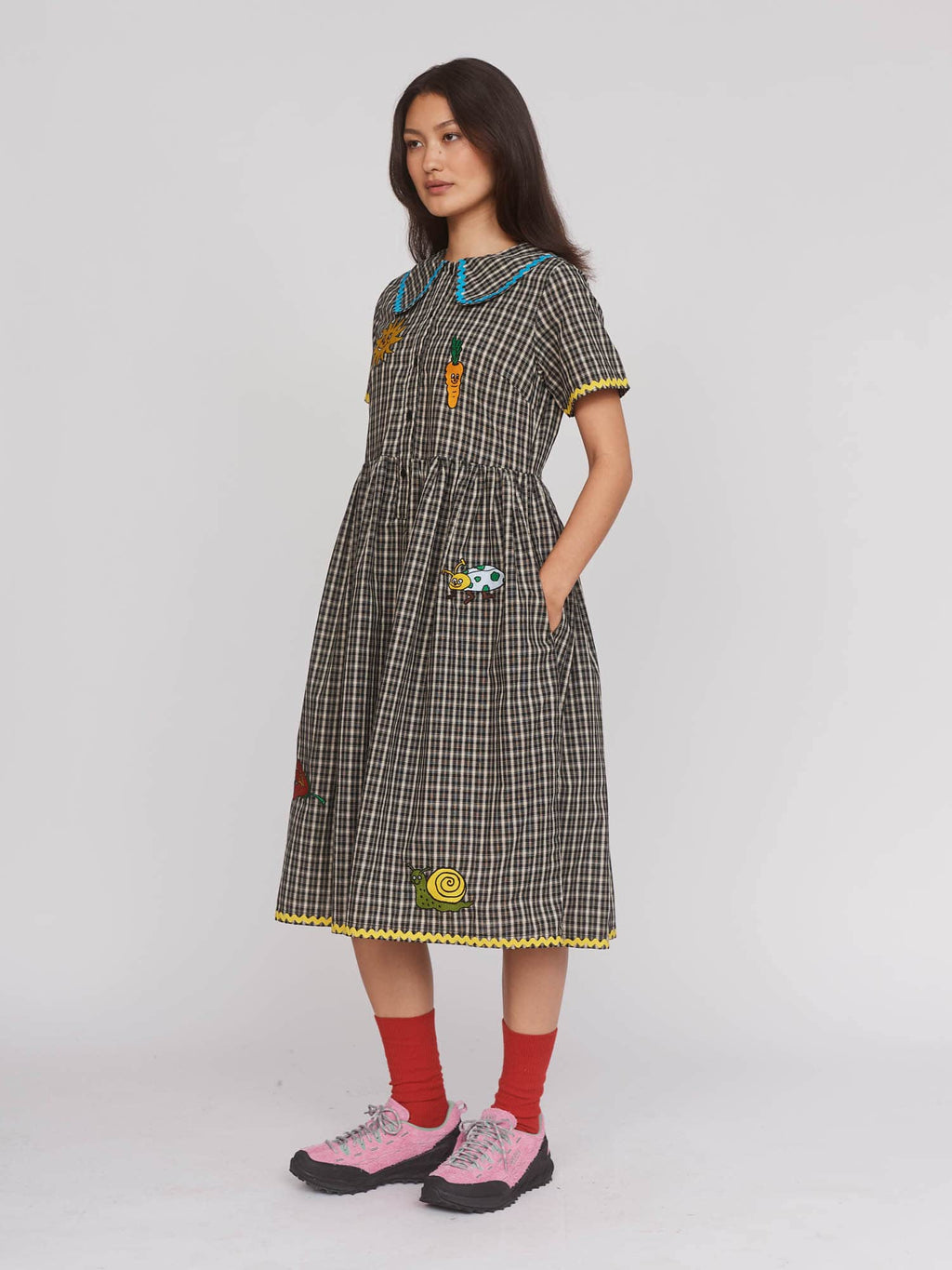 model:Aira wears size 8 and is 5’9”