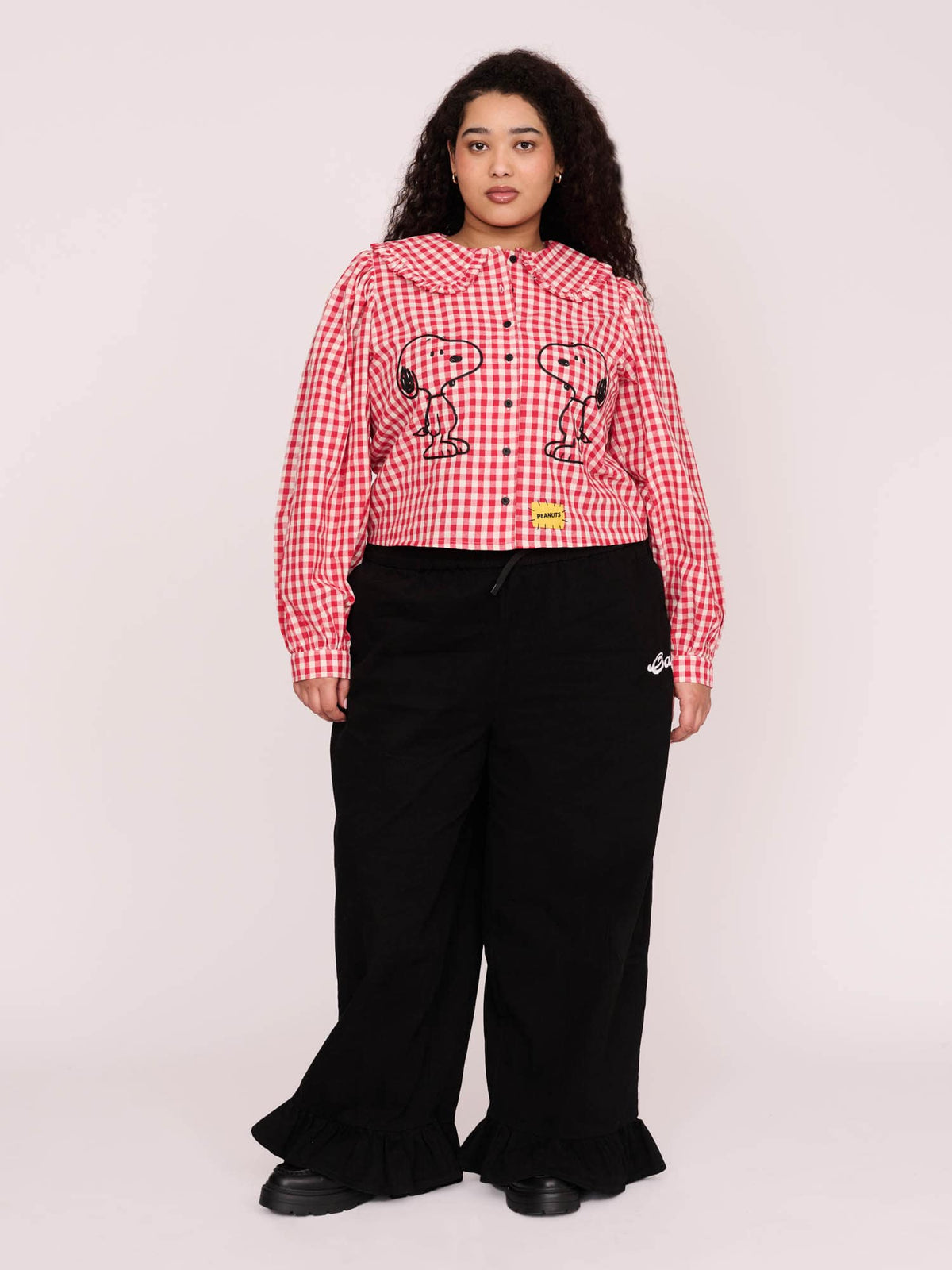 model:Zaynab wears size XXL and is 5’8”