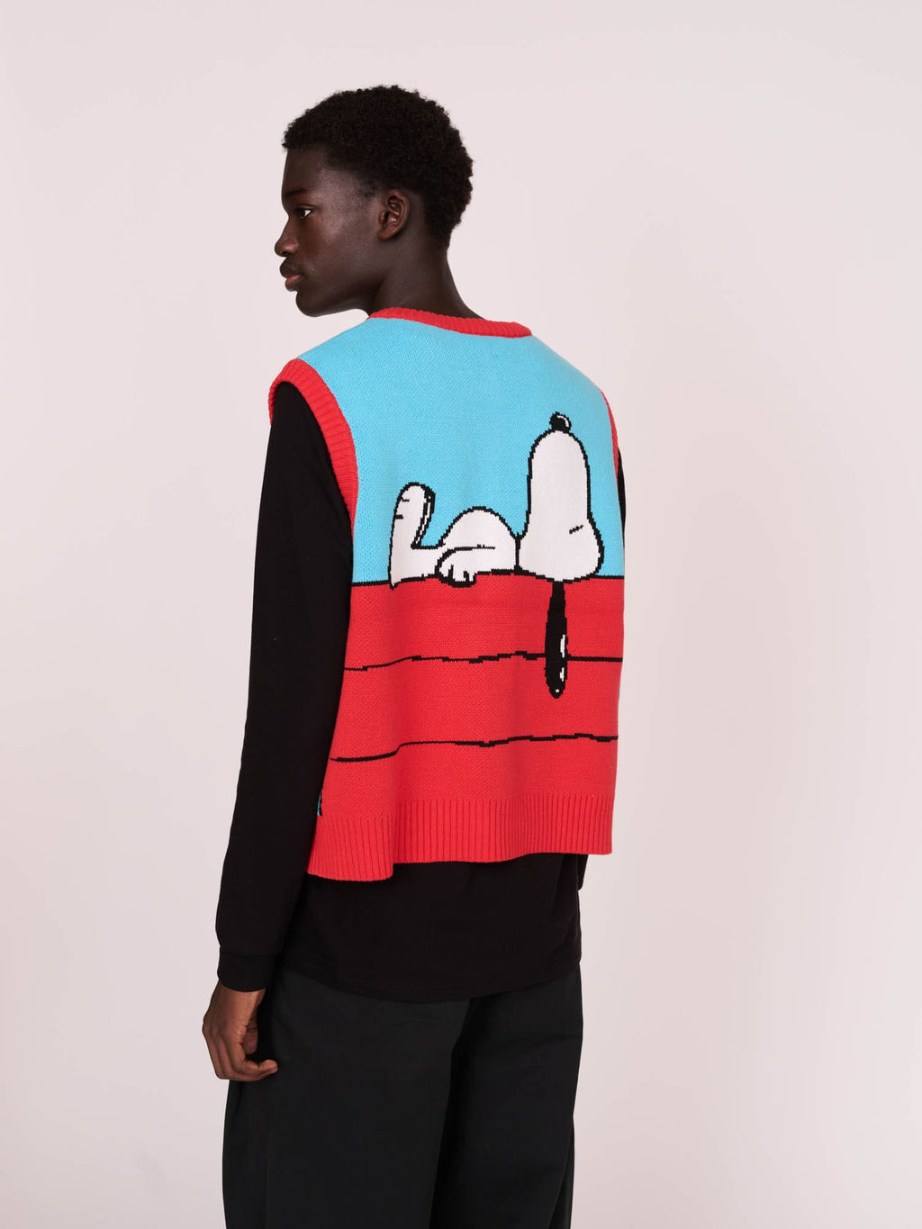 model:Elhadj wears size L and is 6’1”