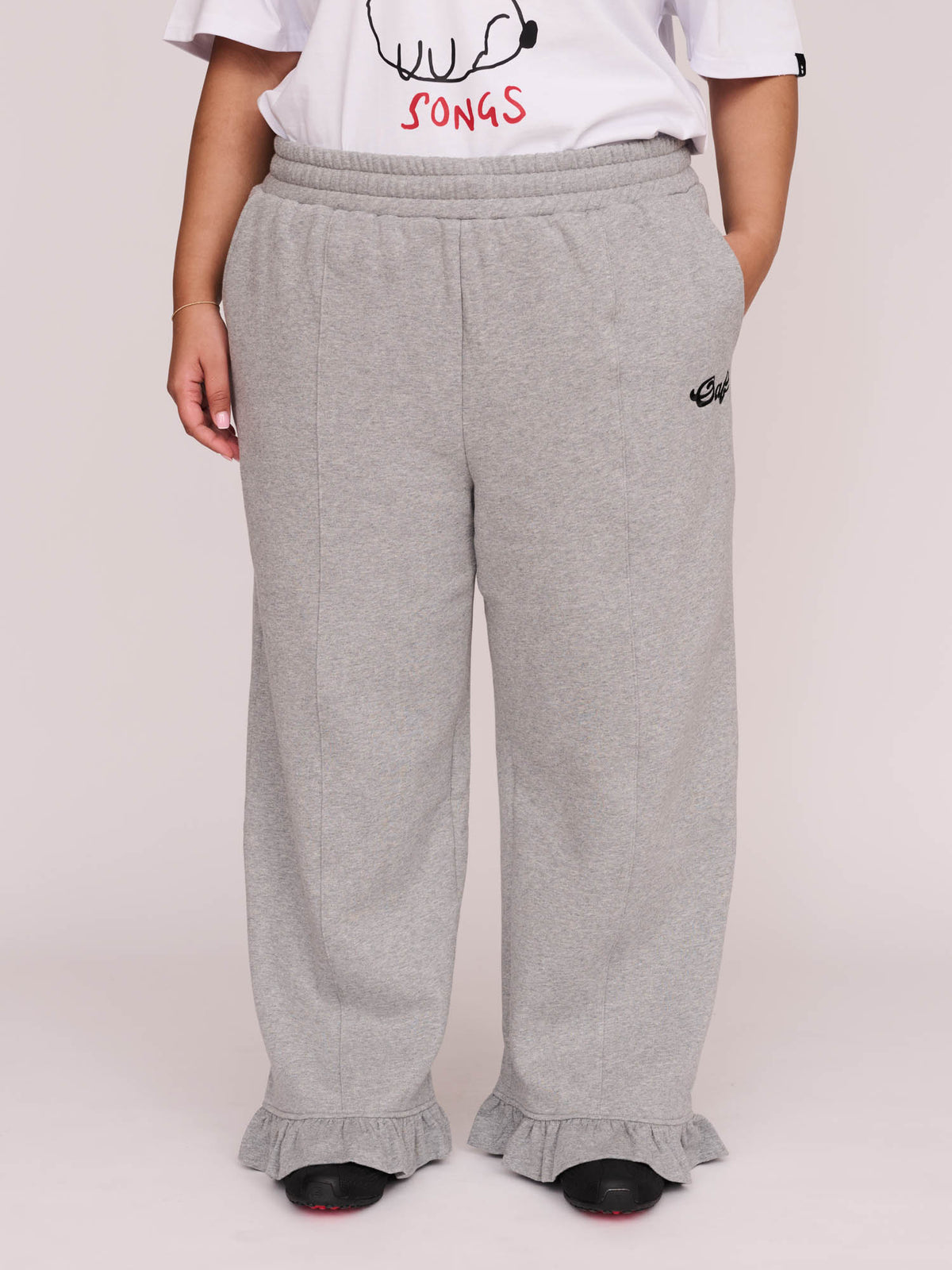 collection-curve, model:Zaynab wears size XXL and is 5’8”, collection-curve-bottoms
