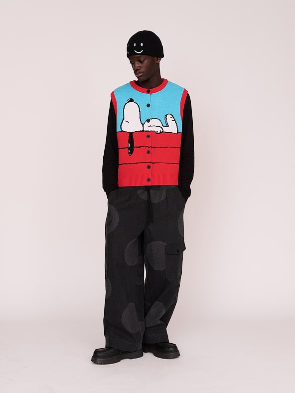LO x Peanuts Snoopy Button Through Knit Vest