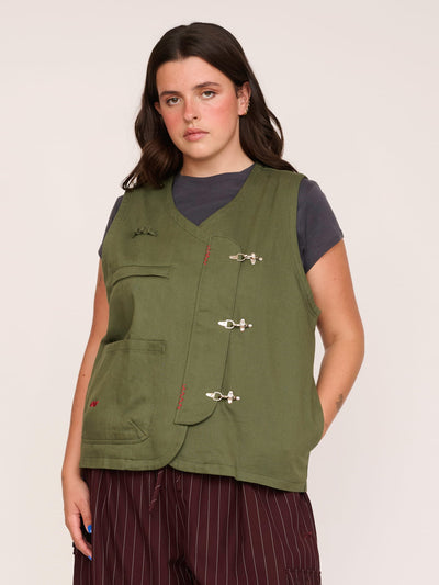 model: Bella wears size L and is 5’10”, collection-curve, collection-curve-tops