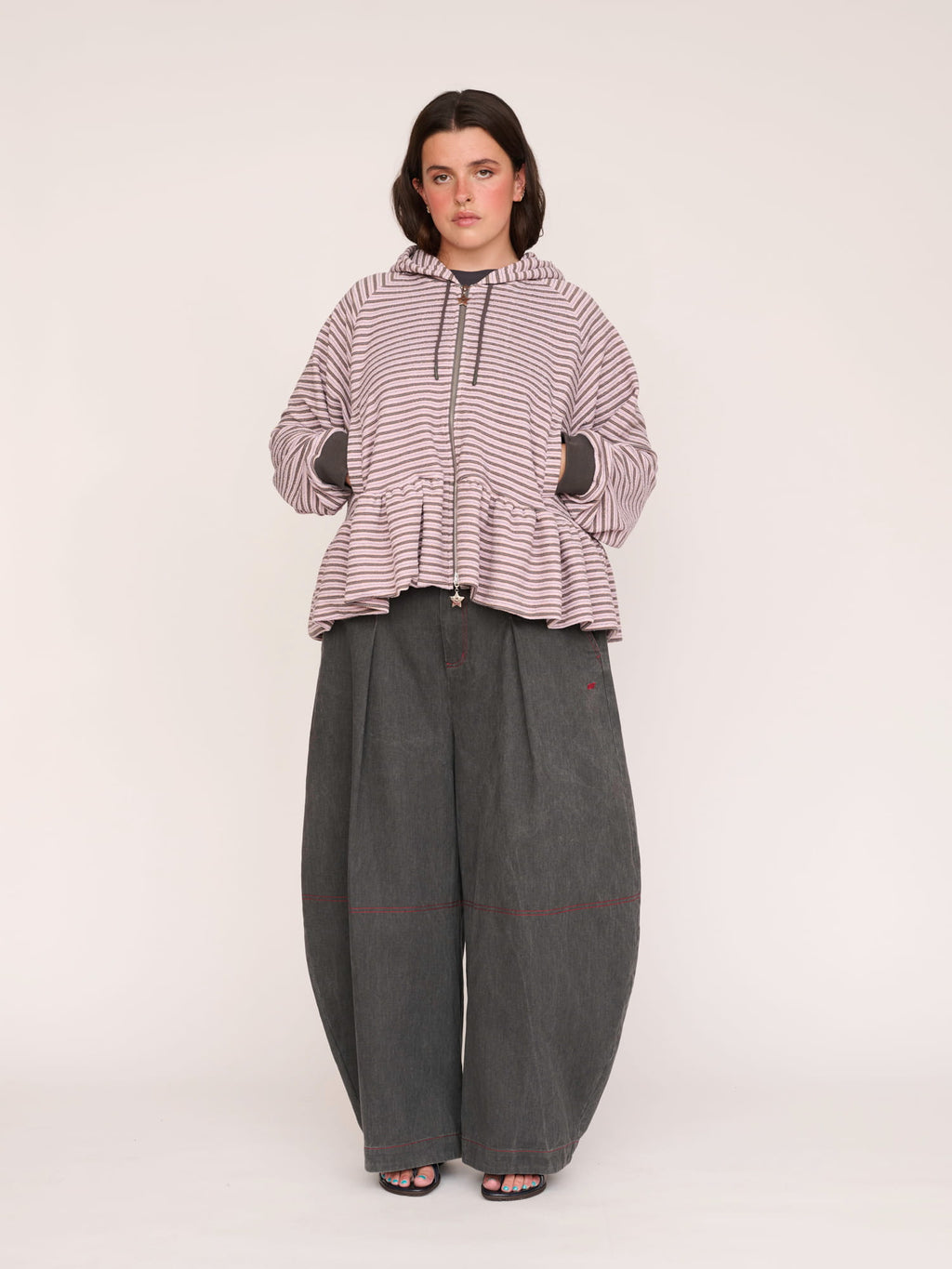 model:Bella wears size XXL and is 5’10”