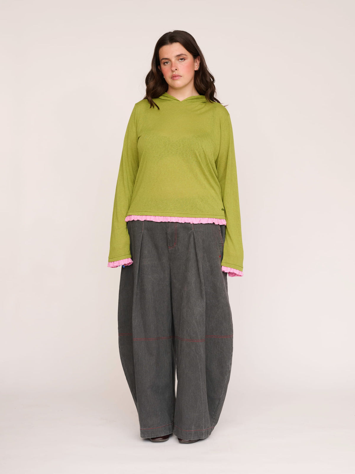 model:Bella wears size 18 and is 5’10”