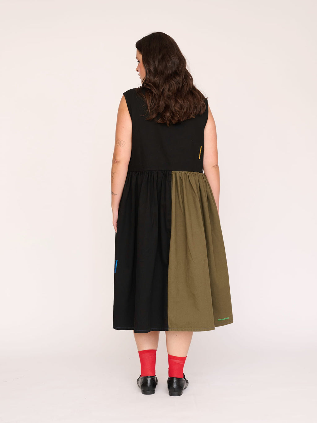 model:Bella wears size XXL and is 5’10”