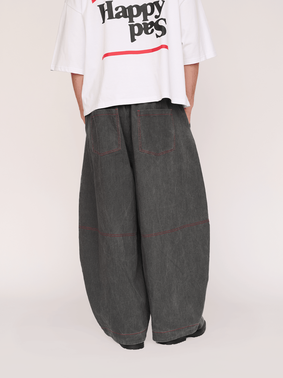 model:Emmett wears size L and is 6’1”