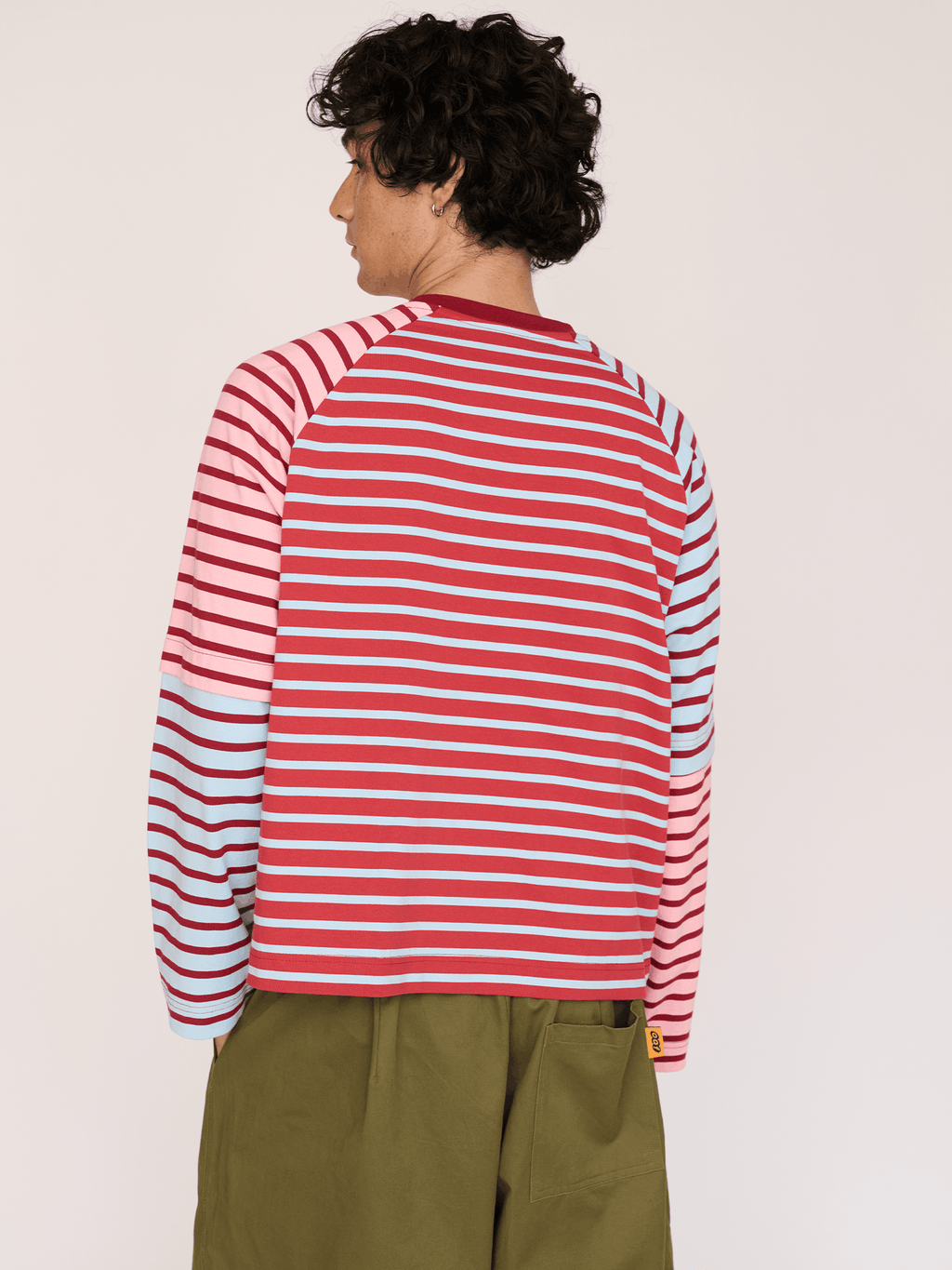 model:Emmett wears size L and is 6’1”