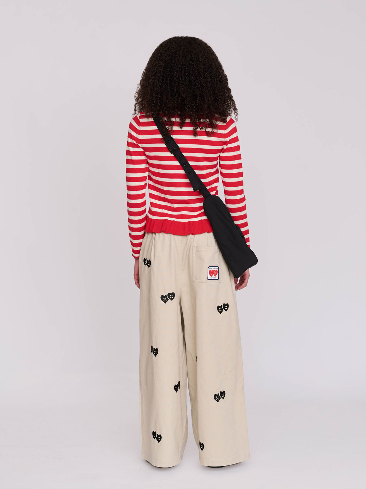 model:Florence wears size S and is 5’6”