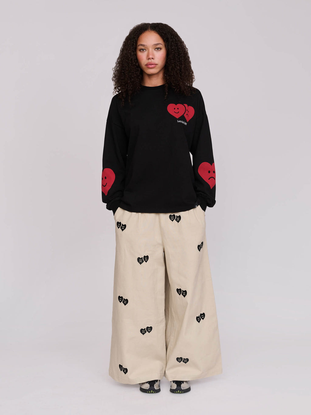 model:Florence wears size S and is 5’6”