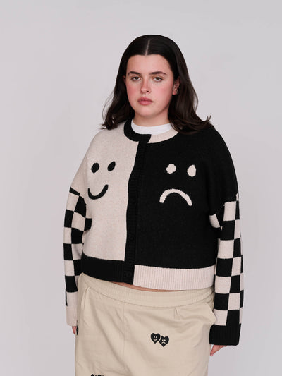 collection-curve, model:Bella wears size XXL and is 5’10”