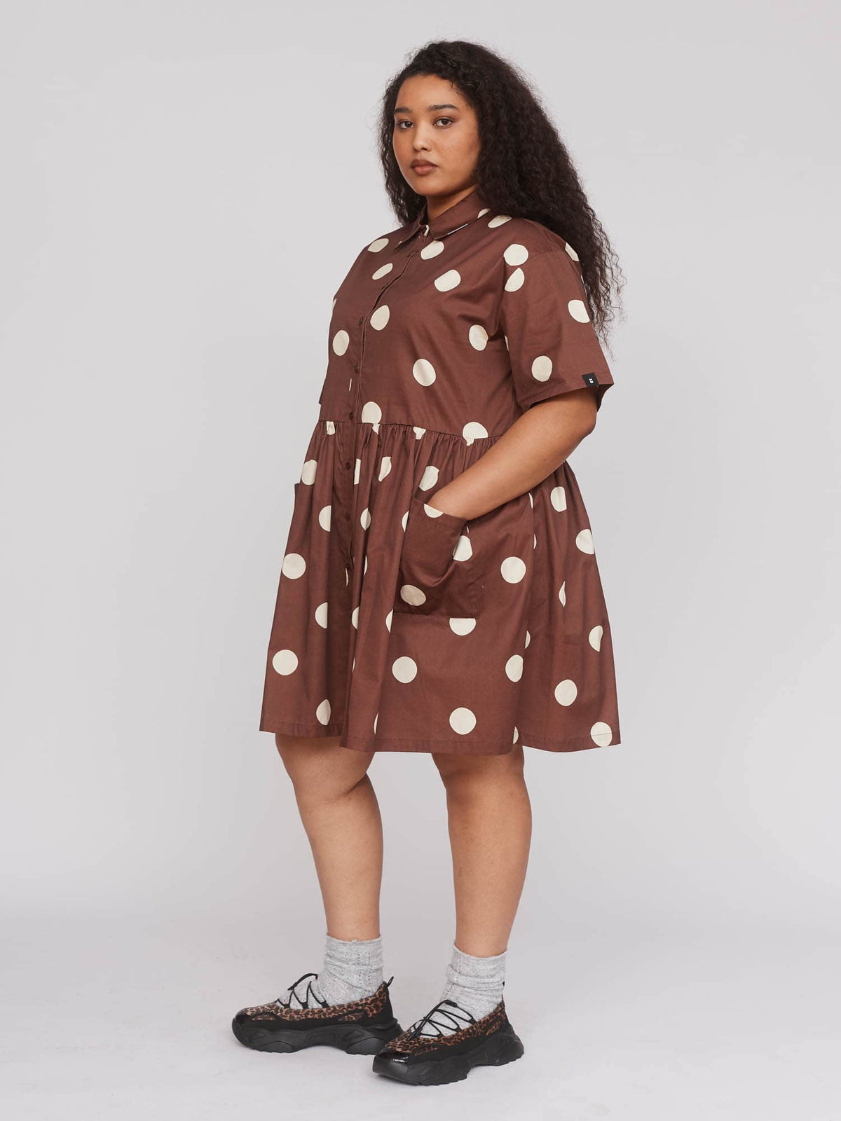 model:Zaynab wears size 18 and is 5’8”