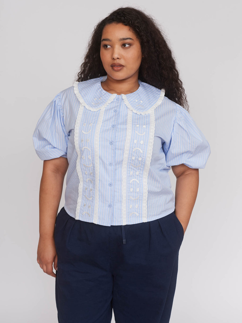 model:Zaynab wears size XXL and is 5’8”