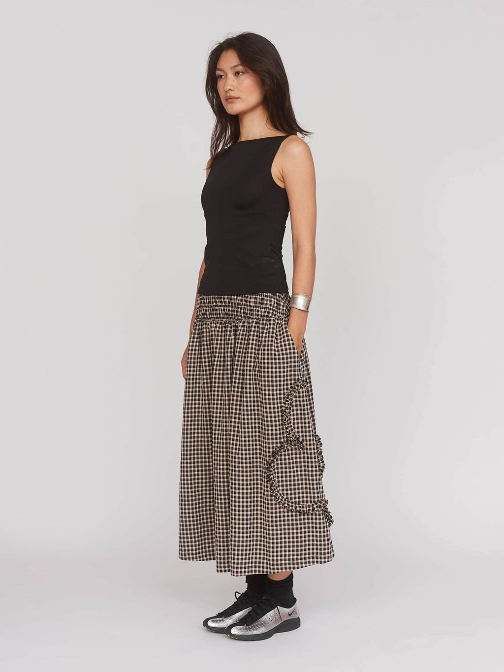 model:Aira wears size 8 and is 5’9”