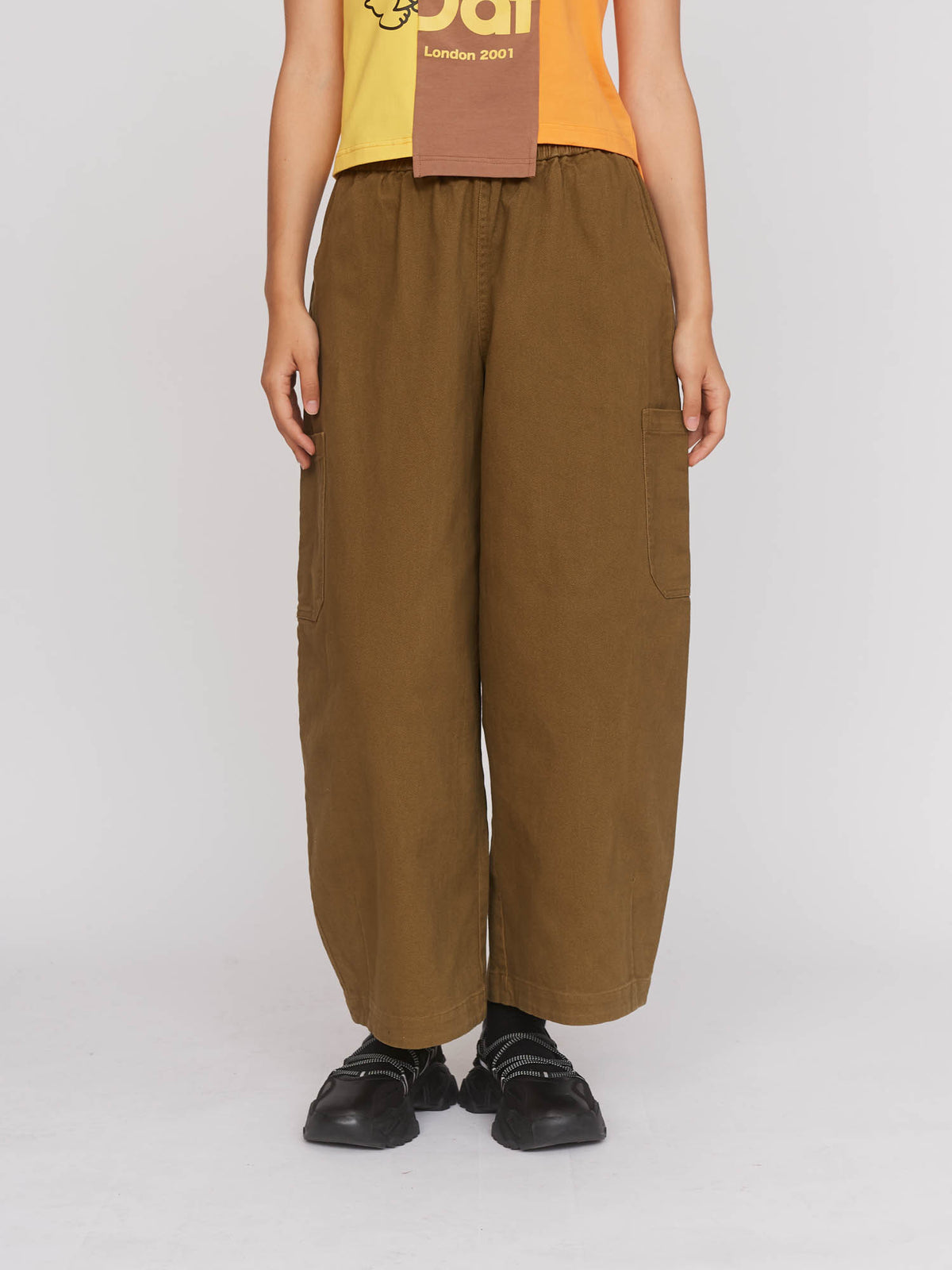 Collection-women-landing, collection-women-new-in-1, collection-womens-trousers, model:Aira wears size S and is 5’9”, collection-bottoms, 
