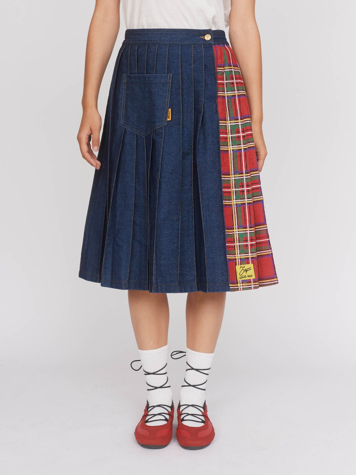 Collection-women-landing, collection-women-new-in-1, collection-womens-skirts, model:Aira wears size 8 and is 5’9”
