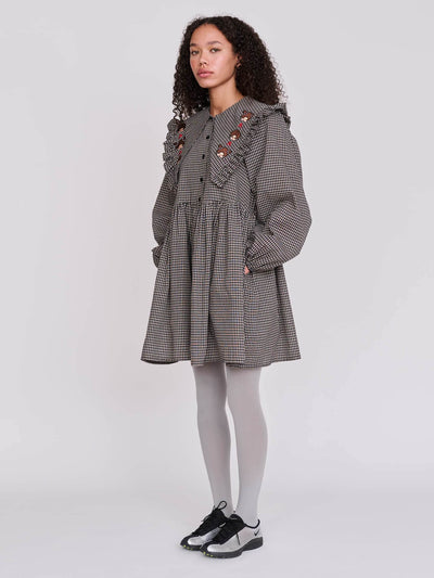 model:Florence wears size S and is 5’6”