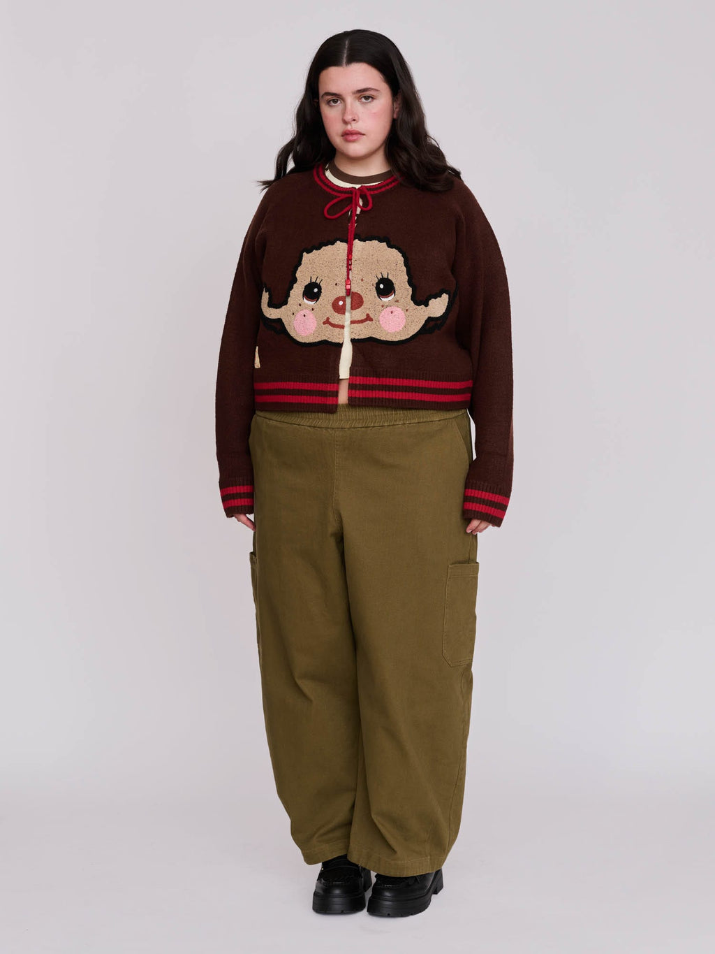 model:Bella wears size XXL and is 5’10”