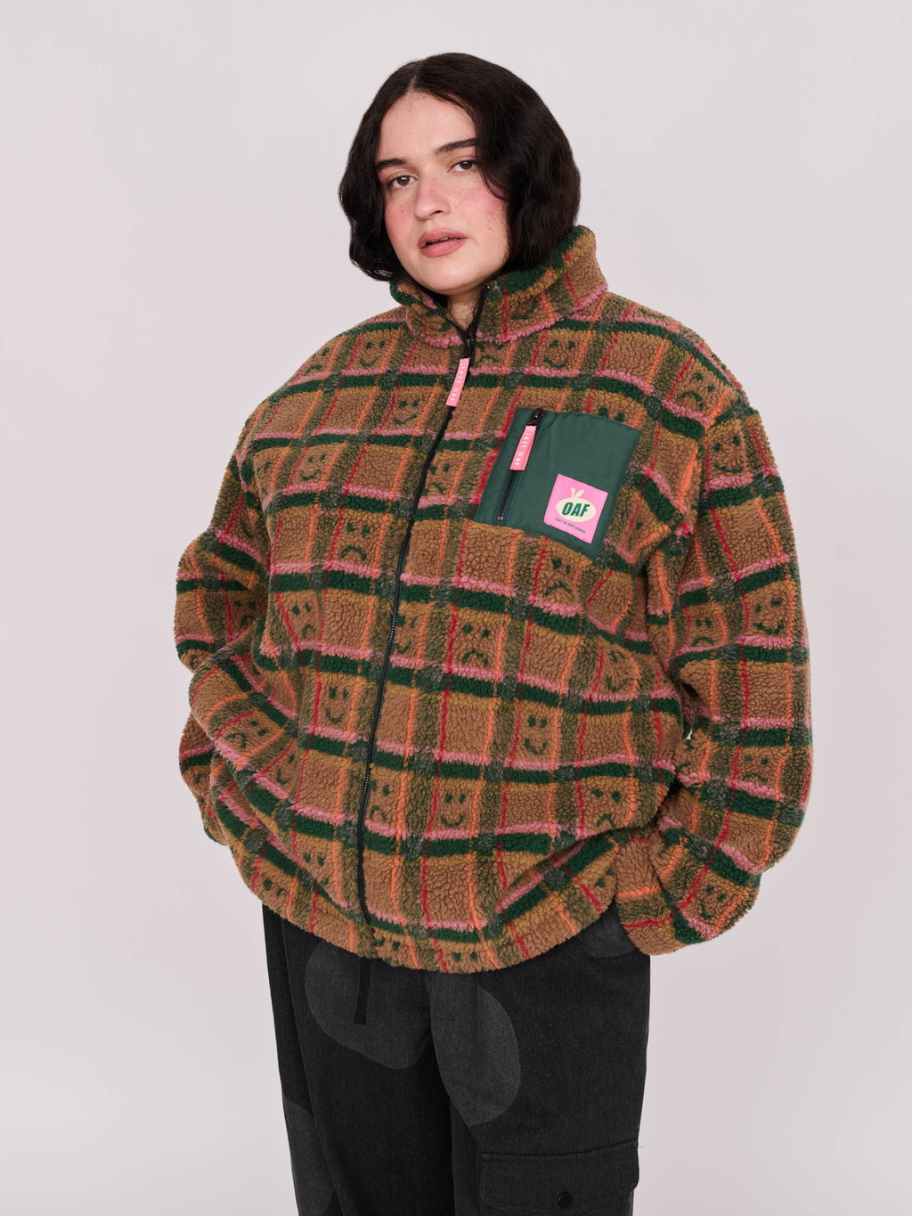 collection-oaflet, model:Yasmin wears size L and is 5’4”