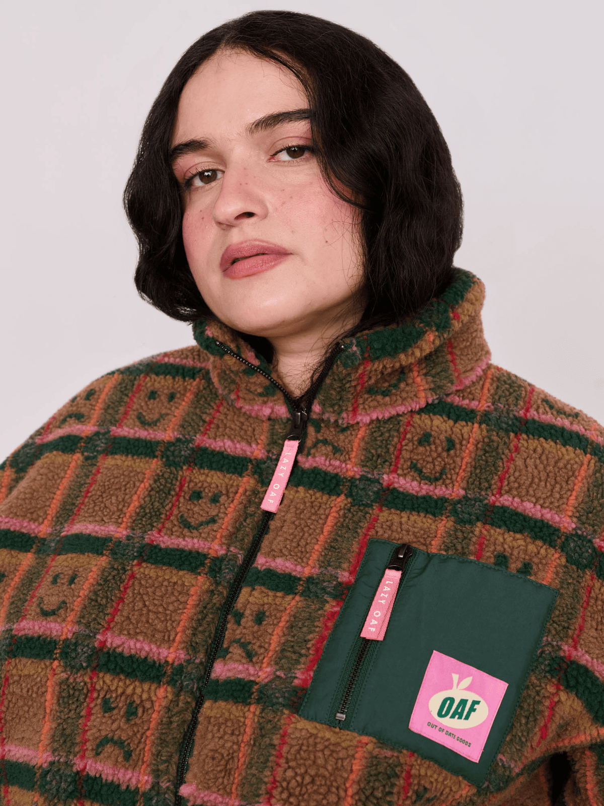 model:Yasmin wears size L and is 5’ 4”