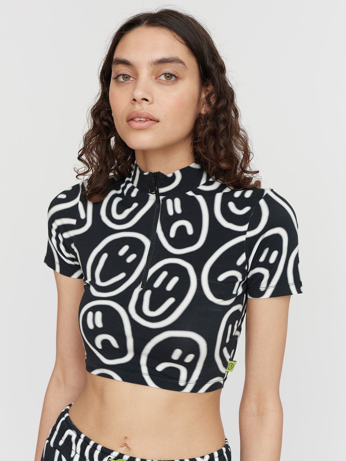 Spray Face Fitted Zip Top